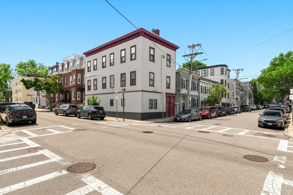 3 bed, 1 bath apartment for rent at 807 E 3rd St Unit 2, South Boston — photo 13 of 13