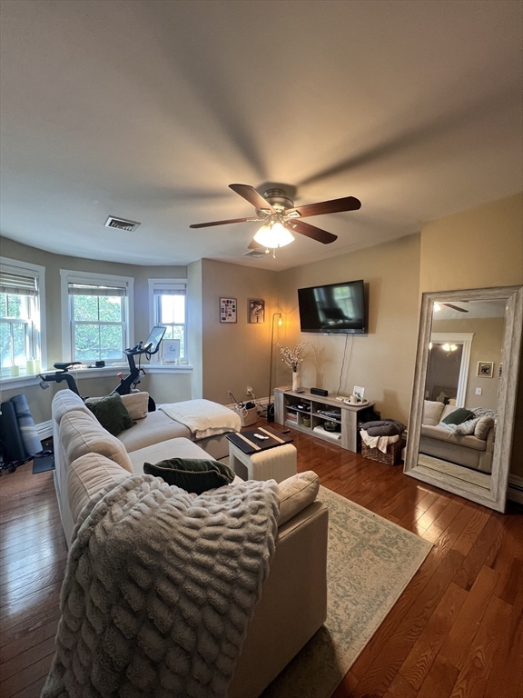 2 bed, 1 bath apartment for rent at 807 East Broadway Unit 3, South Boston — photo 3 of 6