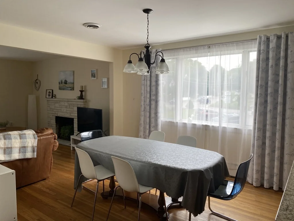 4 bed, 3 bath apartment for rent at 809 Central Ave, Needham — photo 6 of 15