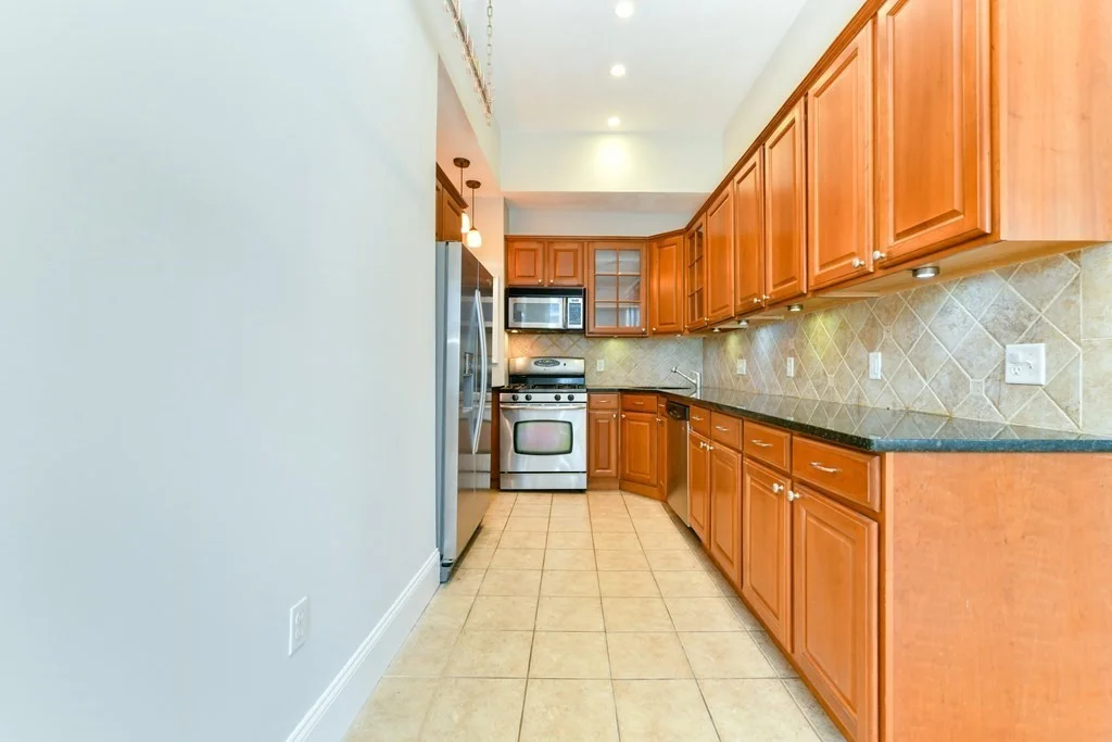 2 bed, 2 bath apartment for rent at 809 E 4th St Unit 1, South Boston — photo 4 of 22