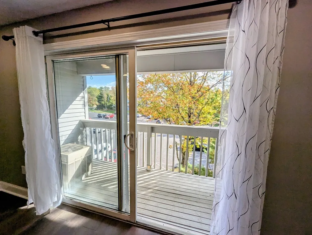 2 bed, 1 bath apartment for rent at 809 Franklin Crossing Rd Unit 809, Franklin — photo 4 of 19