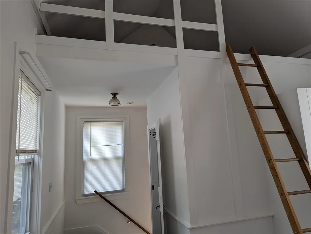 1 bed, 1 bath apartment for rent at 81/2 Russia Unit 0, Newburyport — photo 13 of 17
