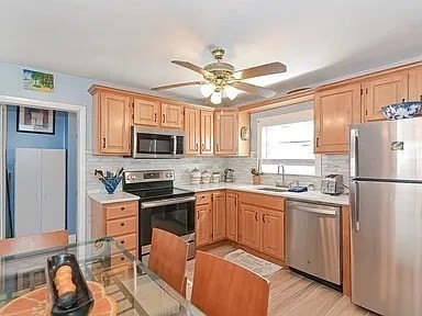 2 bed, 1 bath apartment for rent at 81-83 Fairmont St Unit 81, Malden — photo 4 of 20