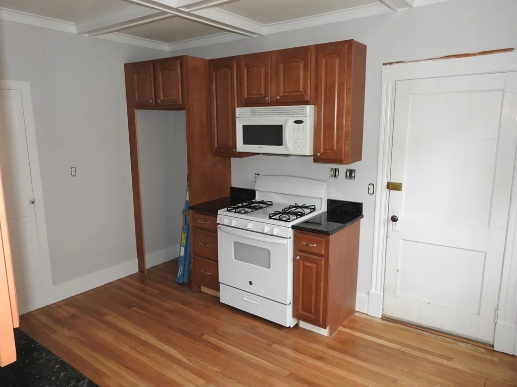 2 bed, 1 bath apartment for rent at 81-83 Marshland St Unit 1, Haverhill — photo 3 of 7