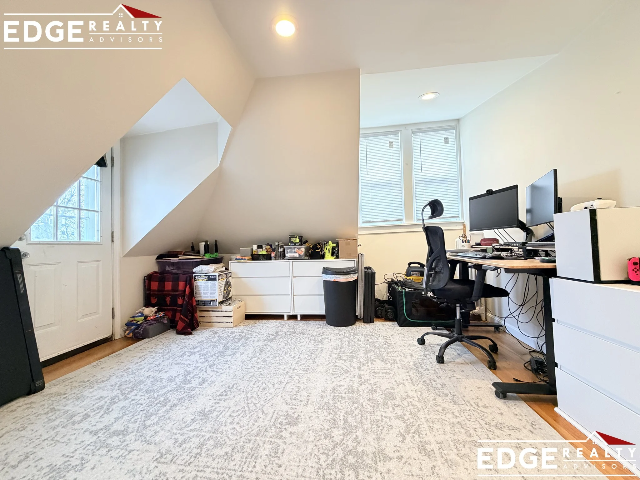 5 bed, 2 bath apartment for rent at 81-83 Orange St Unit 2, South Side — photo 15 of 19