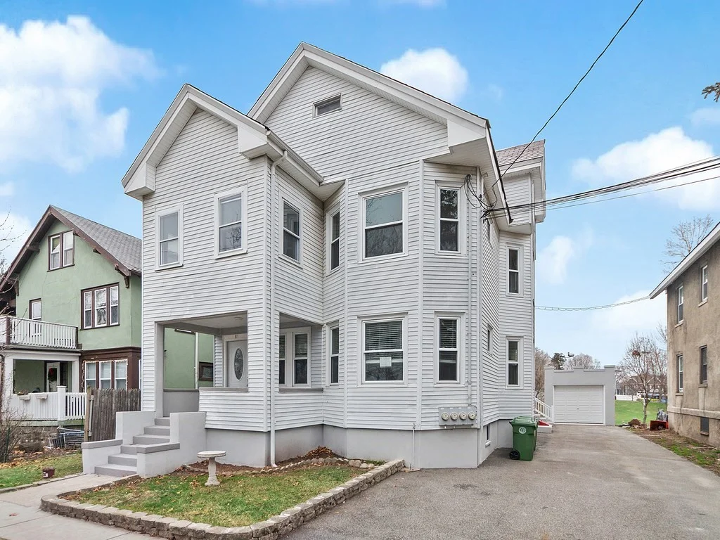 2 bed, 1 bath apartment for rent at 81-83 Union St Unit 3, Watertown
