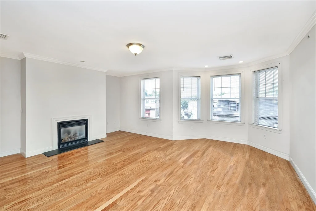3 bed, 2 bath apartment for rent at 81-87 Fairmount Unit 10, Hyde Park — photo 30 of 30
