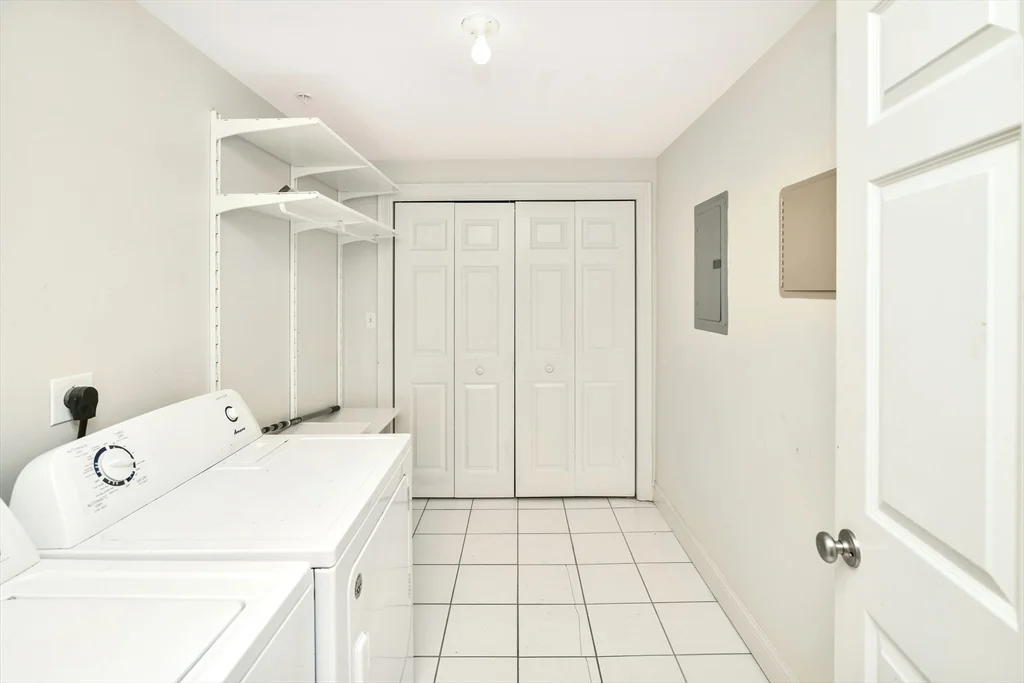3 bed, 2 bath apartment for rent at 81-87 Fairmount Unit 10, Hyde Park — photo 21 of 30