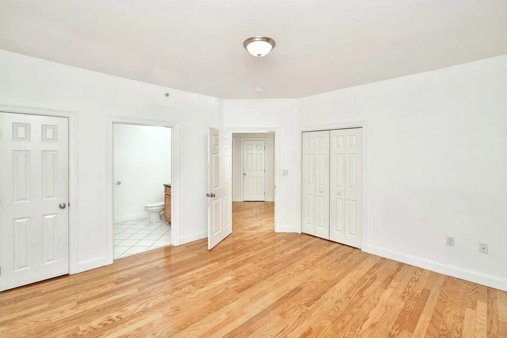 3 bed, 2 bath apartment for rent at 81-87 Fairmount Unit 10, Hyde Park — photo 26 of 30