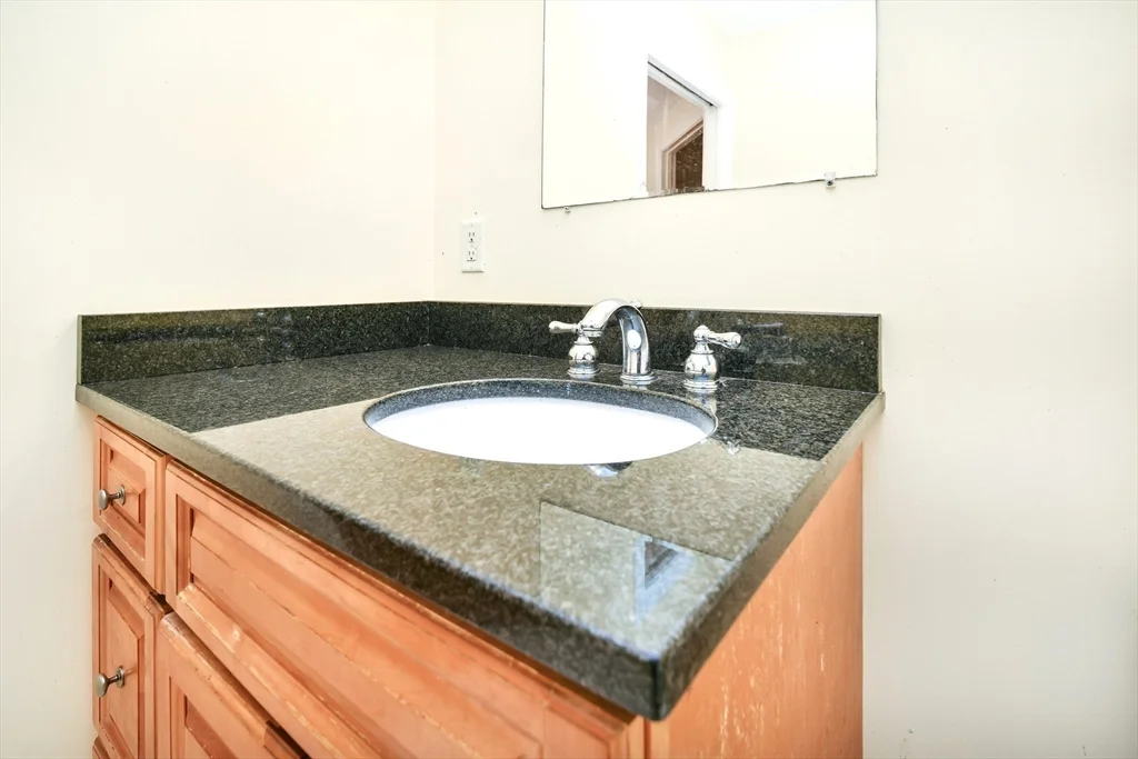 3 bed, 2 bath apartment for rent at 81-87 Fairmount Unit 10, Hyde Park — photo 16 of 30