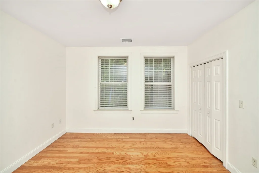 3 bed, 2 bath apartment for rent at 81-87 Fairmount Unit 10, Hyde Park — photo 22 of 30