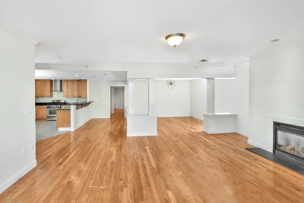3 bed, 2 bath apartment for rent at 81-87 Fairmount Unit 10, Hyde Park — photo 8 of 30
