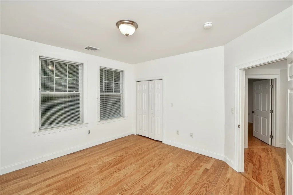 3 bed, 2 bath apartment for rent at 81-87 Fairmount Unit 10, Hyde Park — photo 23 of 30