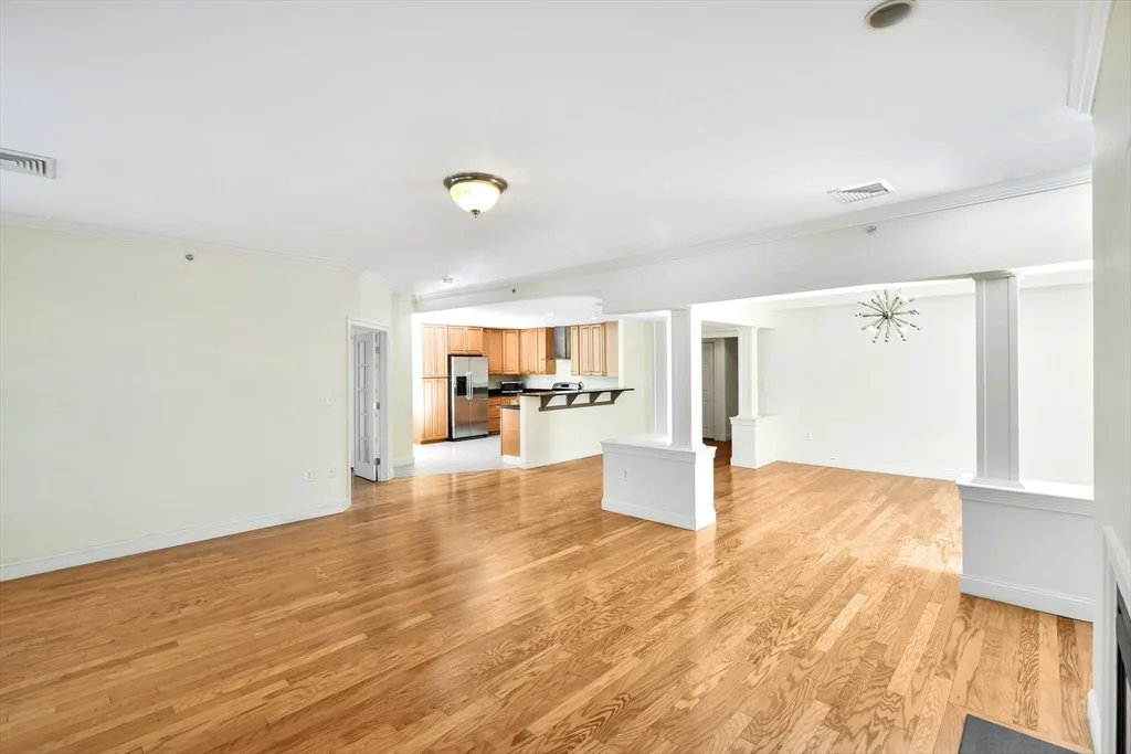 3 bed, 2 bath apartment for rent at 81-87 Fairmount Unit 10, Hyde Park — photo 11 of 30
