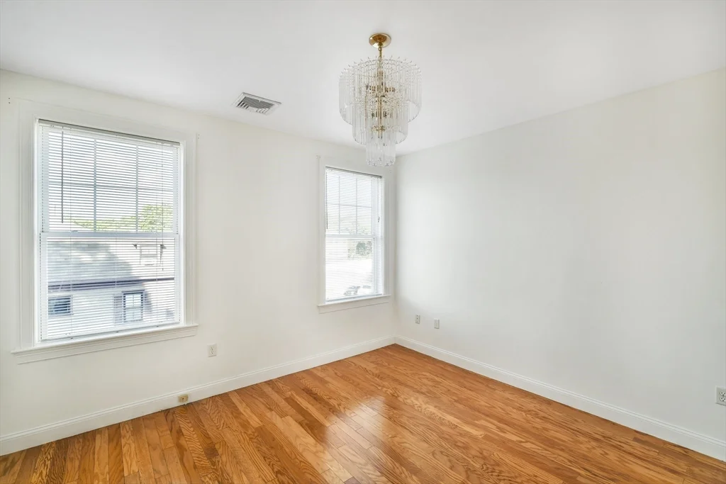 3 bed, 2 bath apartment for rent at 81-87 Fairmount Unit 10, Hyde Park — photo 28 of 30