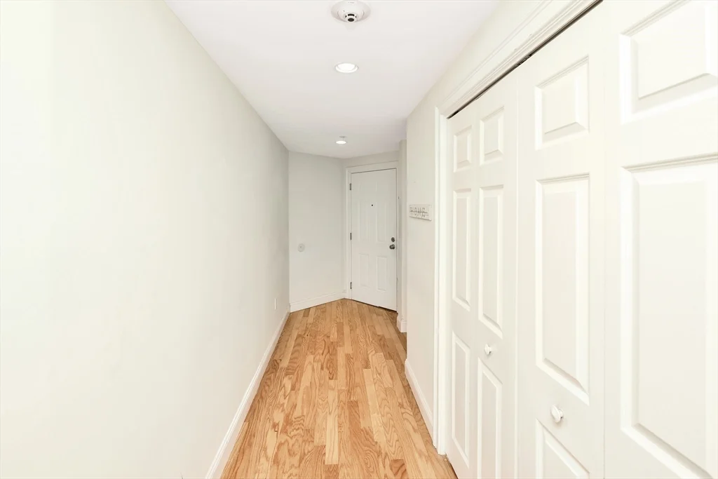 3 bed, 2 bath apartment for rent at 81-87 Fairmount Unit 10, Hyde Park — photo 15 of 30