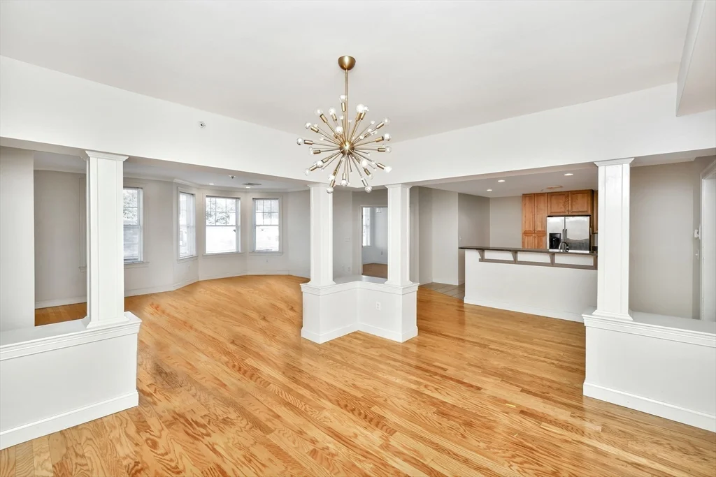 3 bed, 2 bath apartment for rent at 81-87 Fairmount Unit 10, Hyde Park — photo 3 of 30