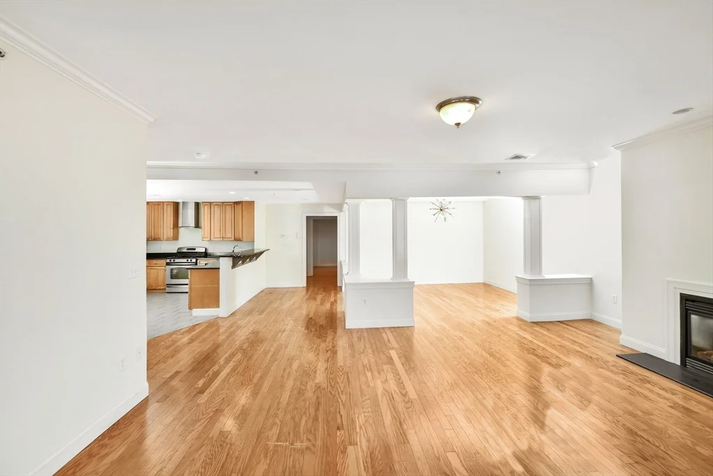 3 bed, 2 bath apartment for rent at 81-87 Fairmount Unit 10, Hyde Park — photo 10 of 30