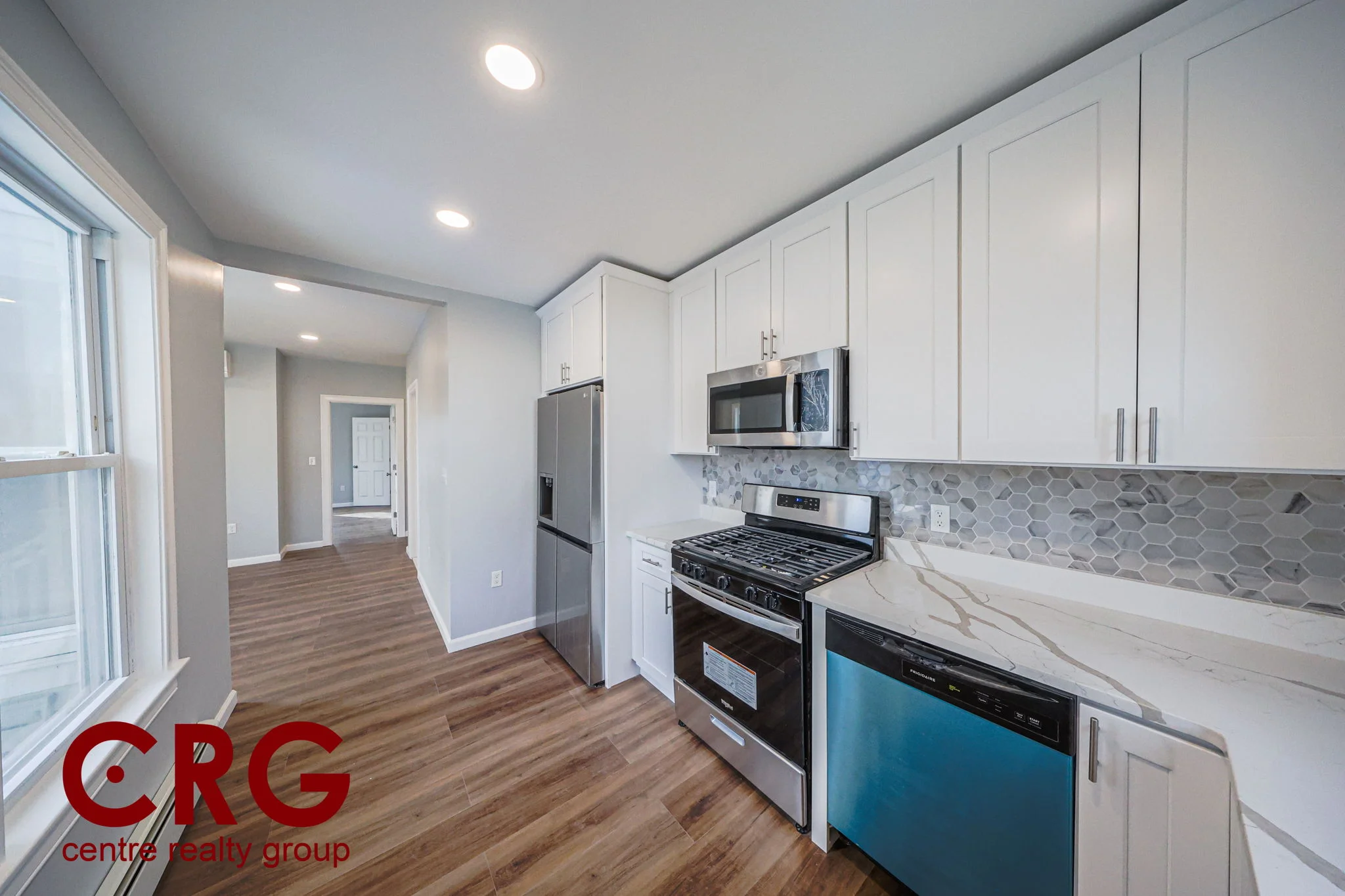 5 bed, 3 bath apartment for rent at 81 Alder St Unit 1, South Side — photo 2 of 22