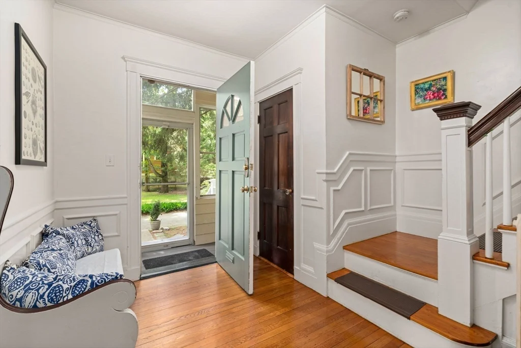 4 bed, 1.5 bath apartment for rent at 81 Avalon Rd Unit 81, Waban