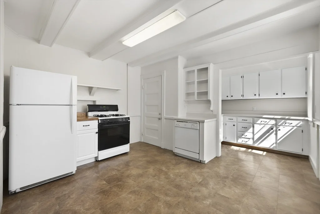 2 bed, 1 bath apartment for rent at 81 Avon Unit 1, Spring Hill — photo 11 of 24