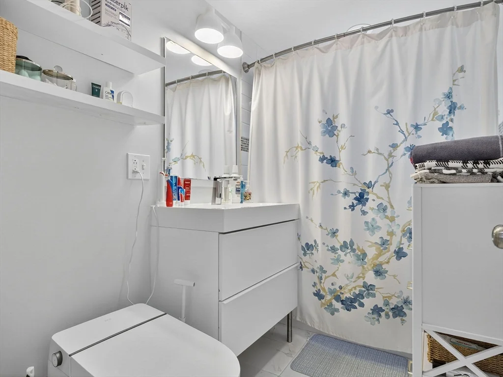 4 bed, 2 bath apartment for rent at 81 Bailey Rd Unit 2, Ten Hills — photo 11 of 19