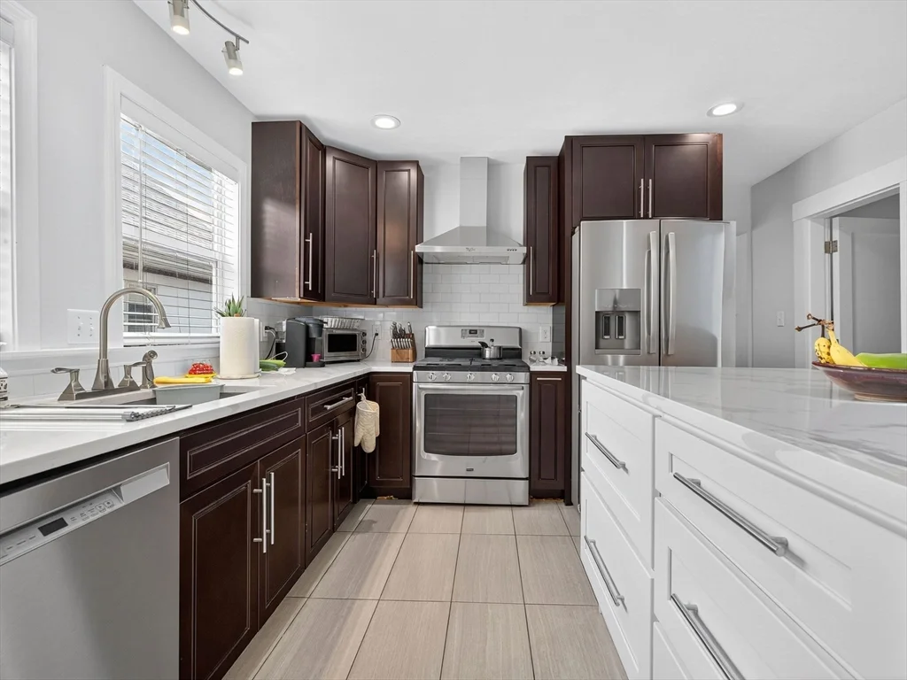 4 bed, 2 bath apartment for rent at 81 Bailey Rd Unit 2, Ten Hills — photo 2 of 19