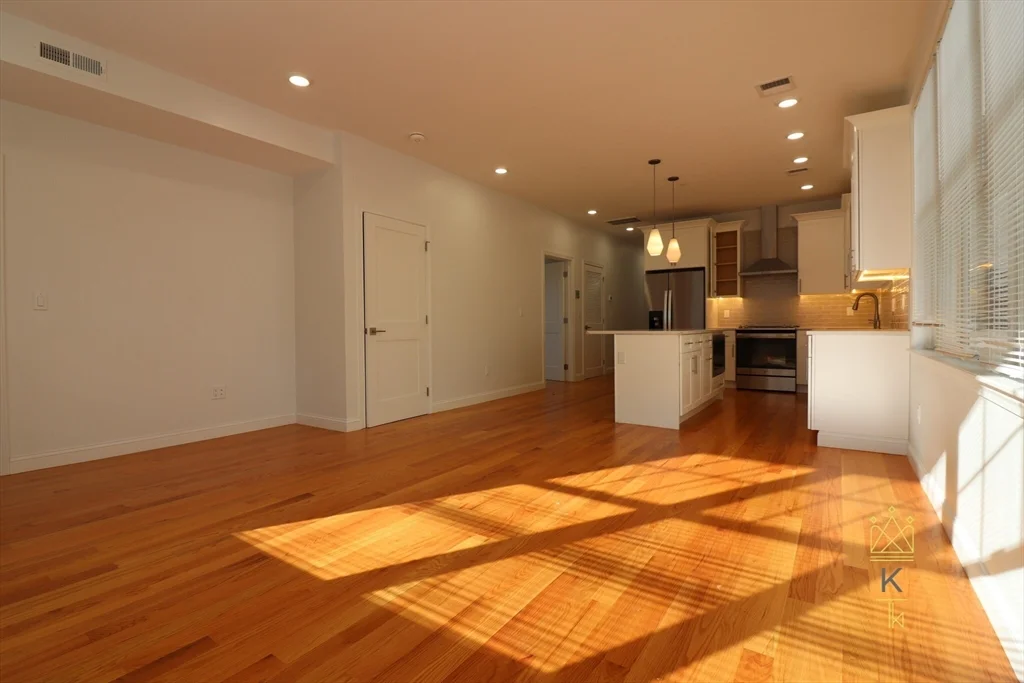 3 bed, 2 bath apartment for rent at 81 Ballou Ave Unit 1, Dorchester — photo 3 of 14