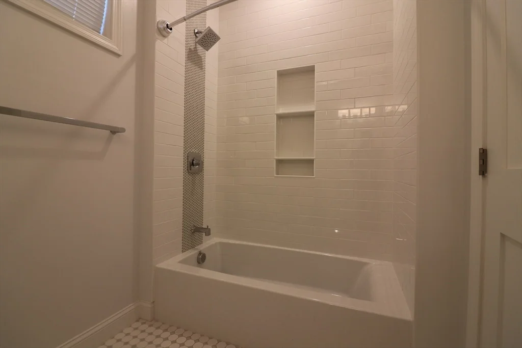 3 bed, 2 bath apartment for rent at 81 Ballou Ave Unit 4, Dorchester — photo 6 of 14