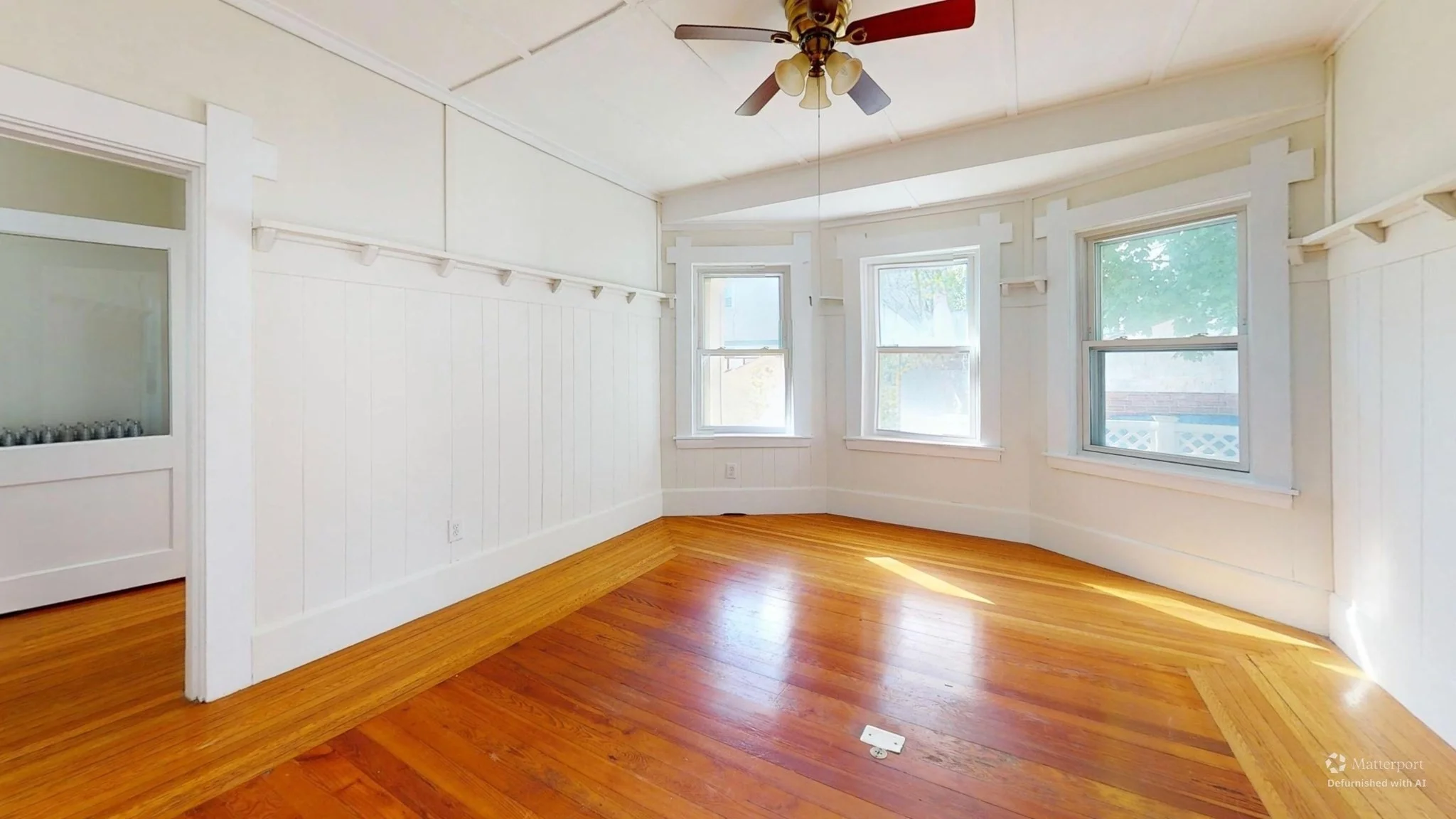 6 bed, 2 bath apartment for rent at 81 Bellevue Ave, Winthrop — photo 6 of 20