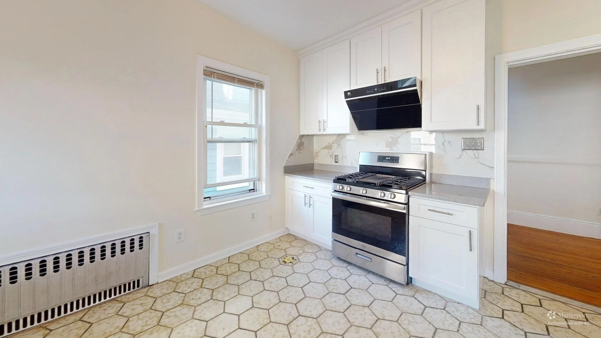 6 bed, 2 bath apartment for rent at 81 Bellevue Ave, Winthrop — photo 5 of 20