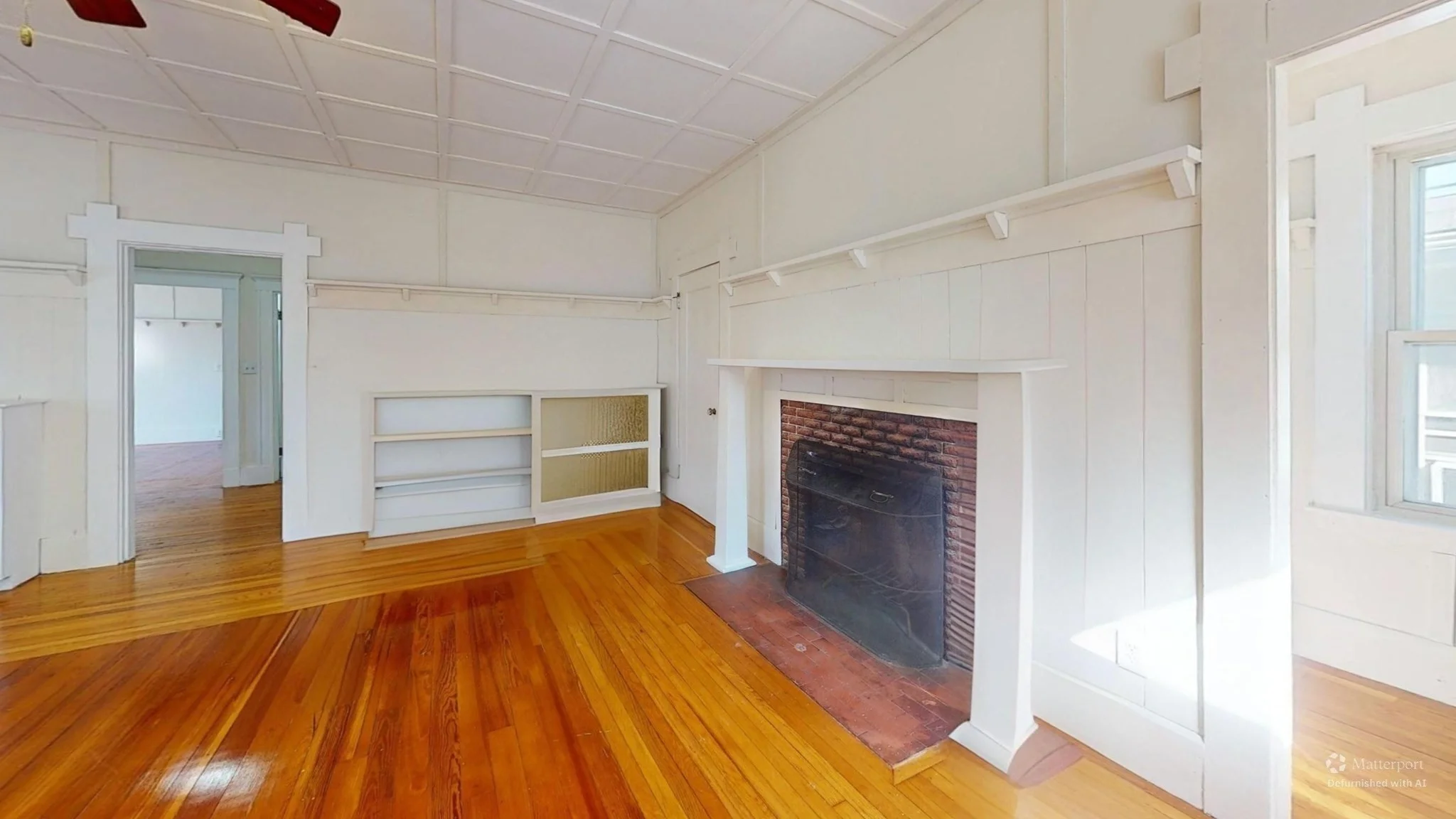6 bed, 2 bath apartment for rent at 81 Bellevue Ave, Winthrop — photo 3 of 20