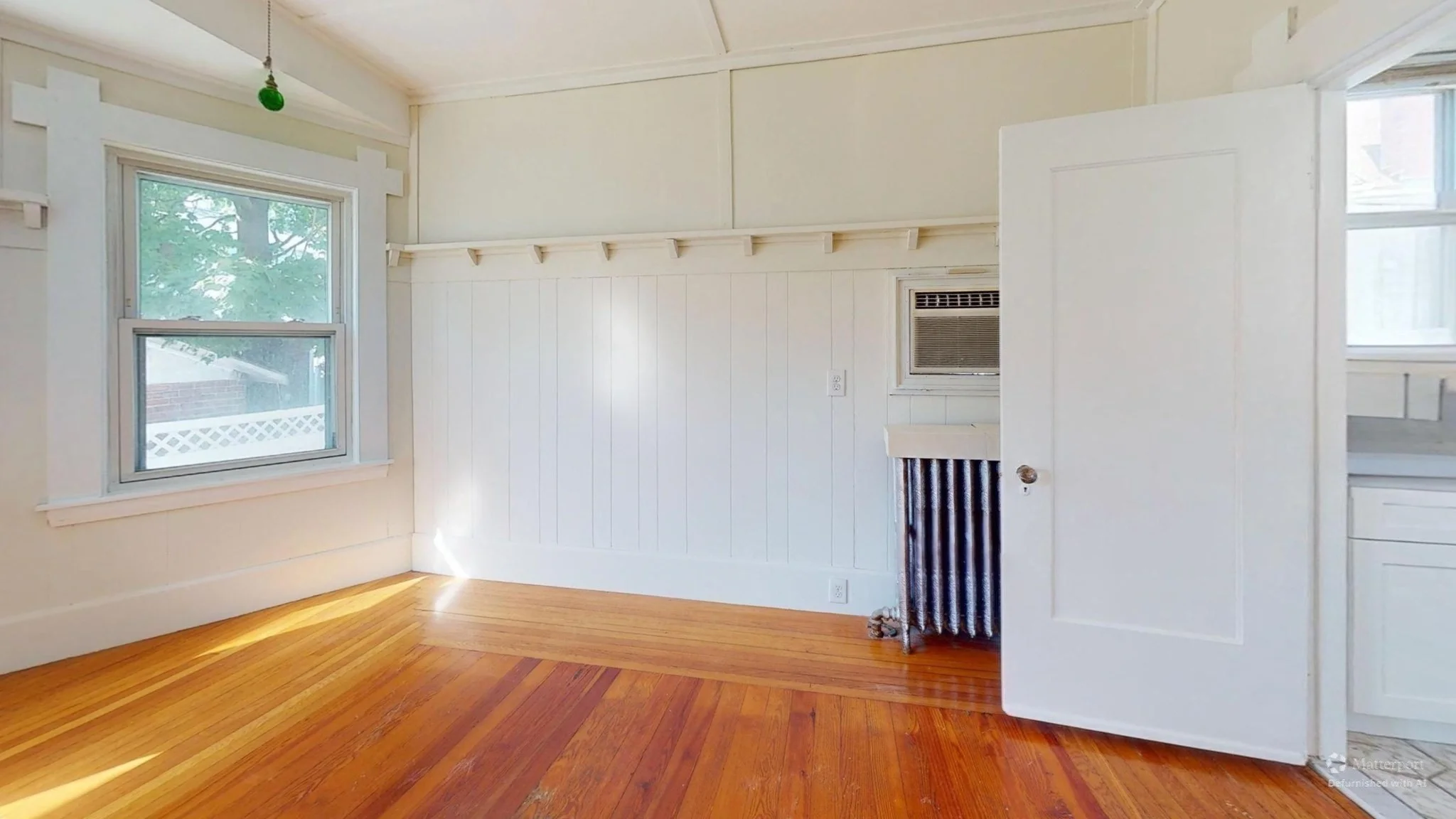6 bed, 2 bath apartment for rent at 81 Bellevue Ave, Winthrop — photo 7 of 20