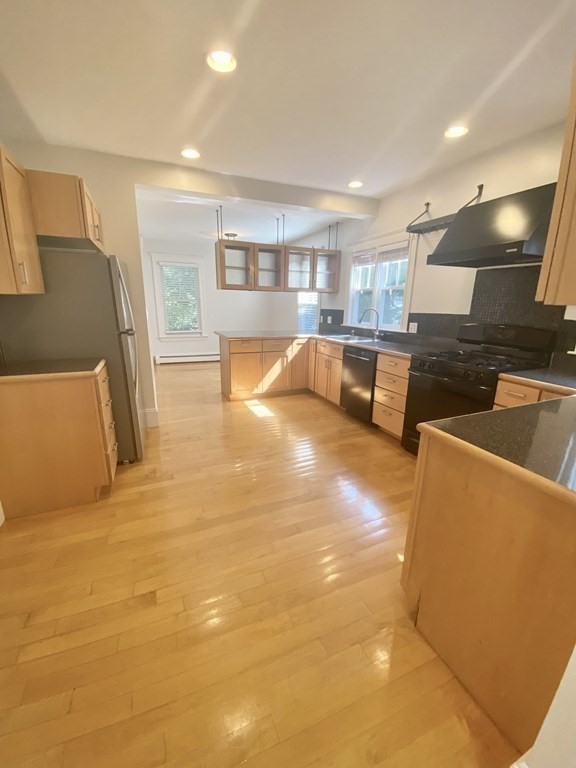 3 bed, 2 bath apartment for rent at 81 Benton Unit 2, Powder House Square — photo 15 of 27