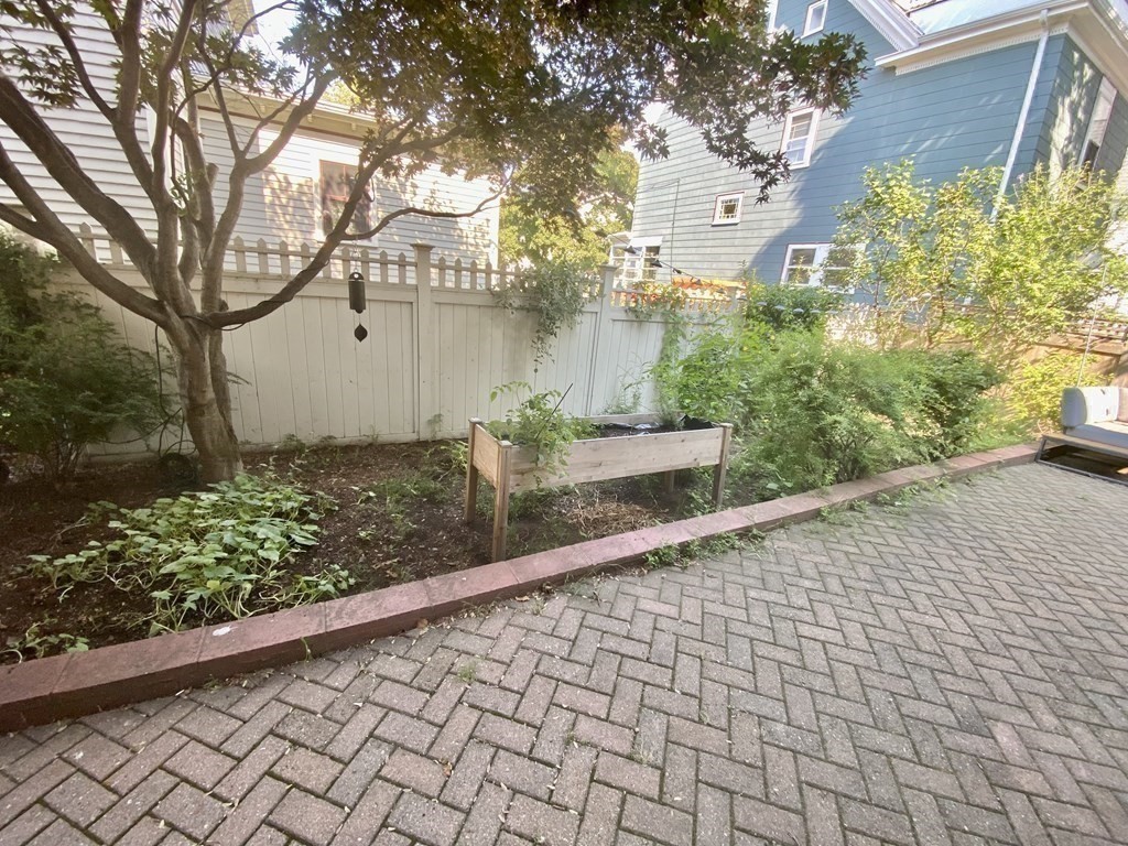 3 bed, 2 bath apartment for rent at 81 Benton Unit 2, Powder House Square — photo 27 of 27