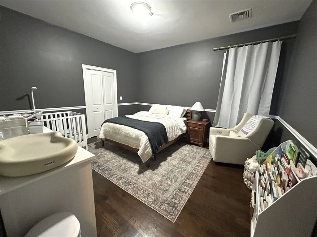 2 bed, 2 bath apartment for rent at 81 Boylston St Unit 3, Brookline Village — photo 5 of 13