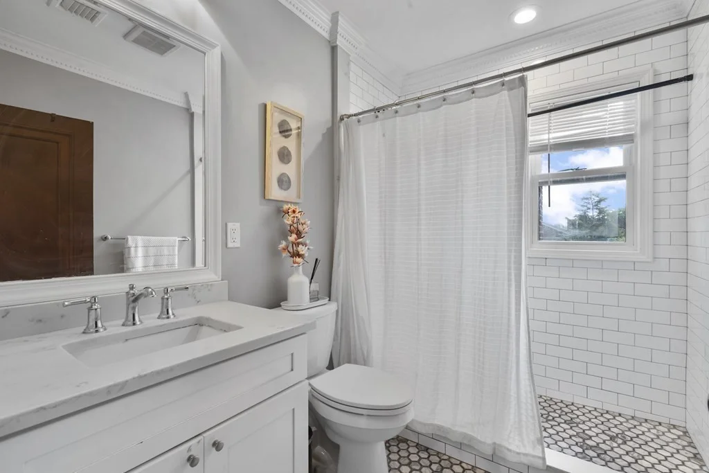 5 bed, 2 bath apartment for rent at 81 Butler St Unit 2, Revere — photo 14 of 25