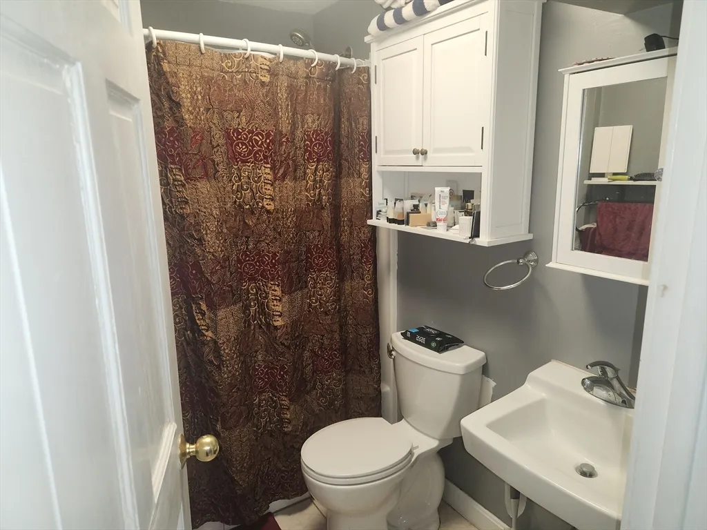 1 bed, 1 bath apartment for rent at 81 Cabot Unit 1M, Beverly — photo 3 of 13