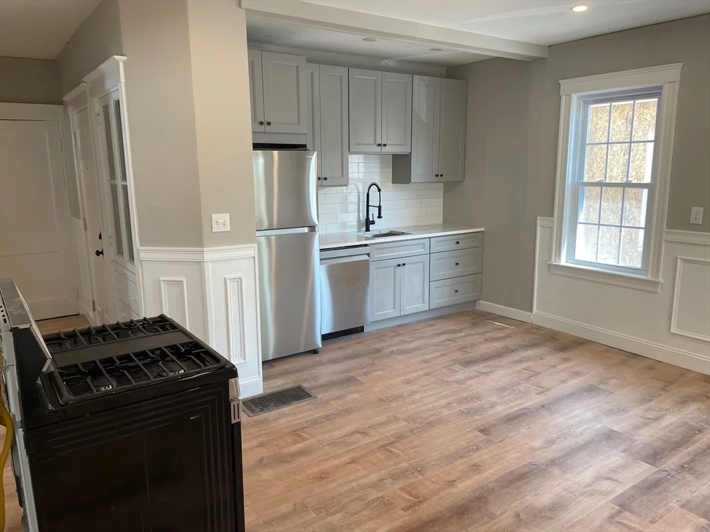 3 bed, 1 bath apartment for rent at 81 Congress St Unit F2, Salem — photo 5 of 15