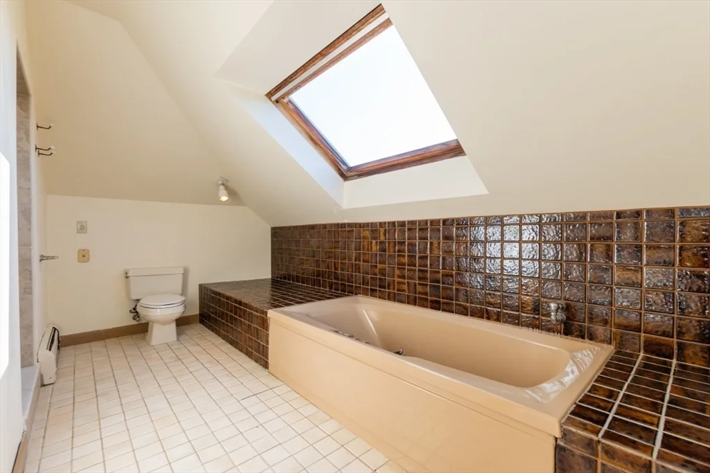 3 bed, 2 bath apartment for rent at 81 Cushing Ave Unit 81, Belmont — photo 18 of 29