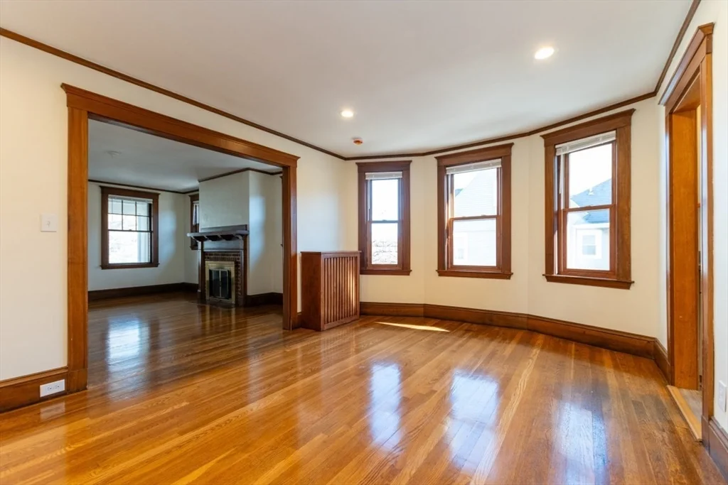 3 bed, 2 bath apartment for rent at 81 Cushing Ave Unit 81, Belmont — photo 4 of 29
