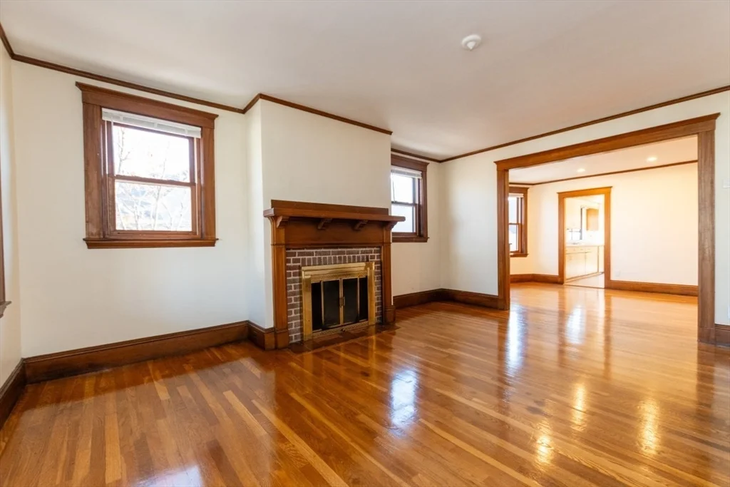 3 bed, 2 bath apartment for rent at 81 Cushing Ave Unit 81, Belmont — photo 2 of 29