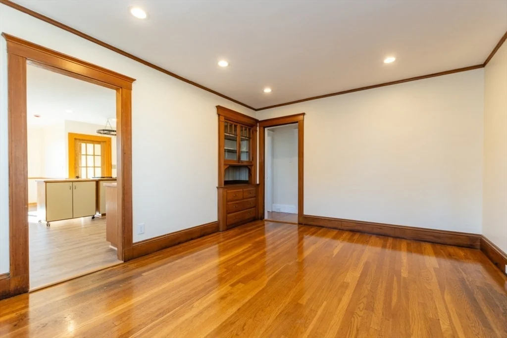 3 bed, 2 bath apartment for rent at 81 Cushing Ave Unit 81, Belmont — photo 5 of 29