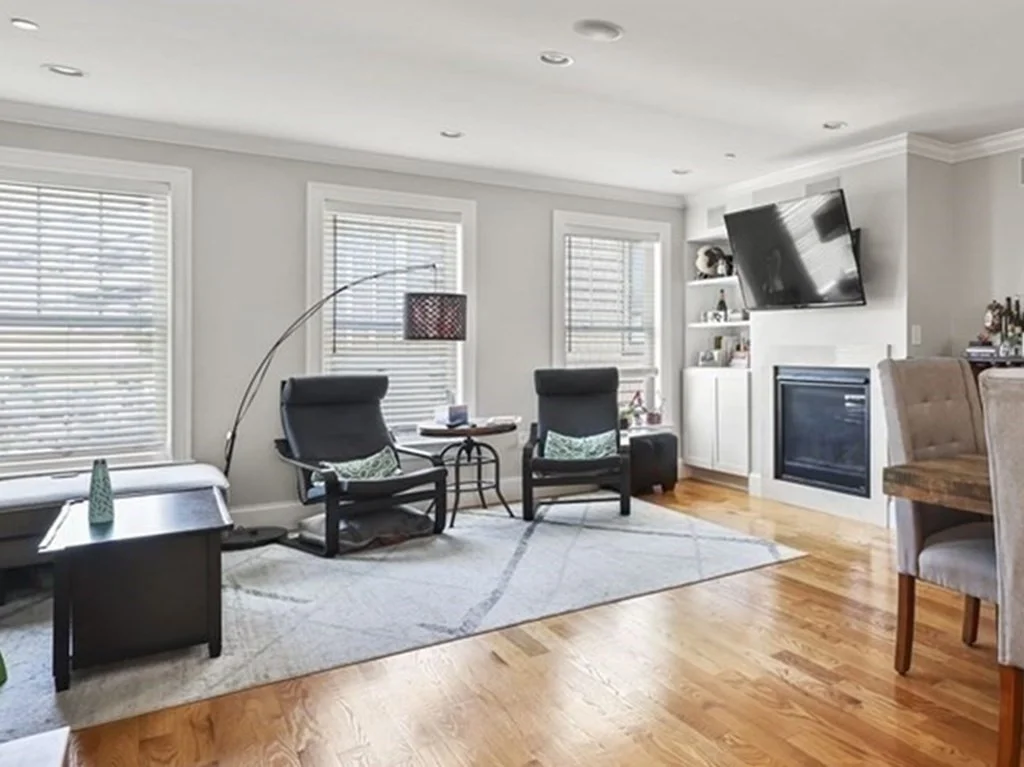 3 bed, 2.5 bath apartment for rent at 81 Dresser St Unit 81, South Boston — photo 4 of 15