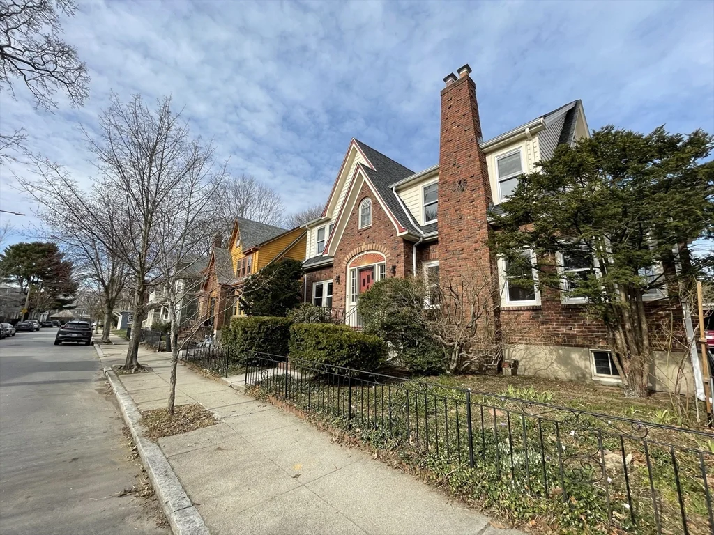 2 bed, 1 bath apartment for rent at 81 Dunster Rd Unit 1, Jamaica Plain — photo 2 of 16