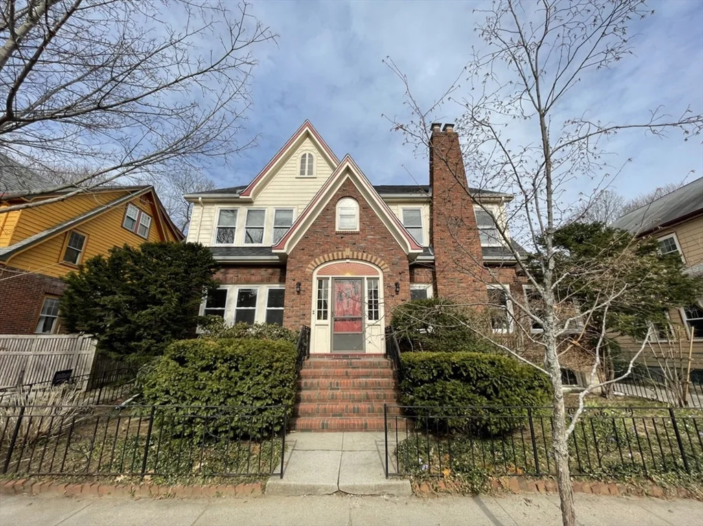 2 bed, 1 bath apartment for rent at 81 Dunster Rd Unit 1, Jamaica Plain — photo 1 of 16