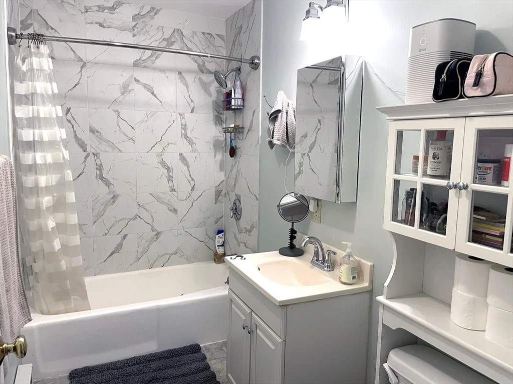 1 bed, 1 bath apartment for rent at 81 E Brookline St Unit 1, South End — photo 5 of 6