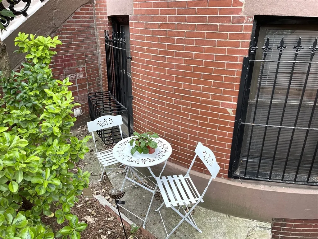 1 bed apartment for rent at 81 E Brookline St Unit 1, South End — photo 6 of 6