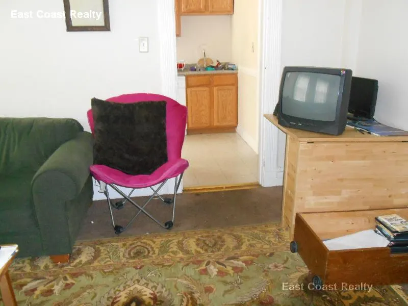 3 bed, 1 bath apartment for rent at 81 Empire St Unit 3 Ht & Hw Incl, Allston — photo 10 of 15