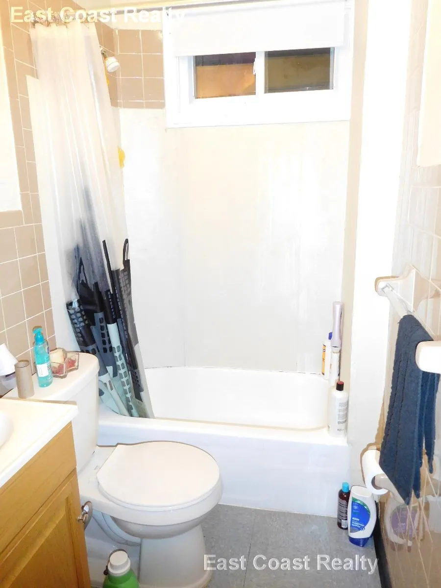 3 bed, 1 bath apartment for rent at 81 Empire St Unit 3 Ht & Hw Incl, Allston — photo 7 of 15